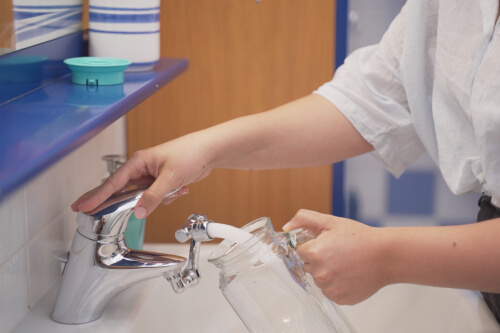 riempire un contenitore